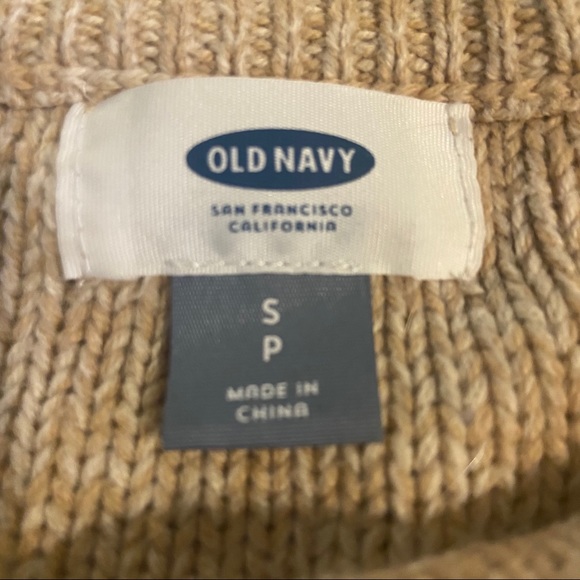 Cable knit sweater - Picture 2 of 2